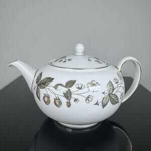 Wedgwood Strawberry Hill 4-1/2" tall Teapot
